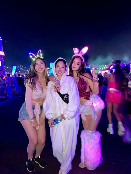 sexy blonde onlyfans perfect images