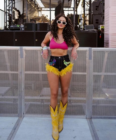 Madison Pettis star beautiful photo