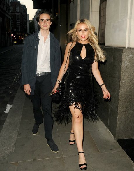 flat chested onlyfans hot nude img