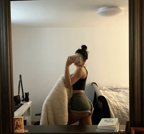 mnufo pornstar adult pic