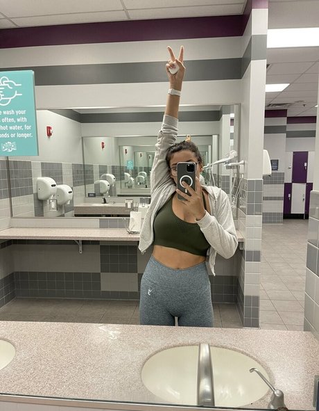 mnufo model adult pictures