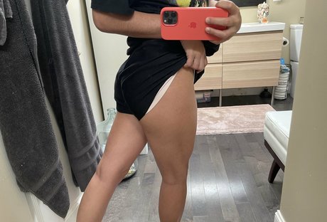 mnufo erotic star photos