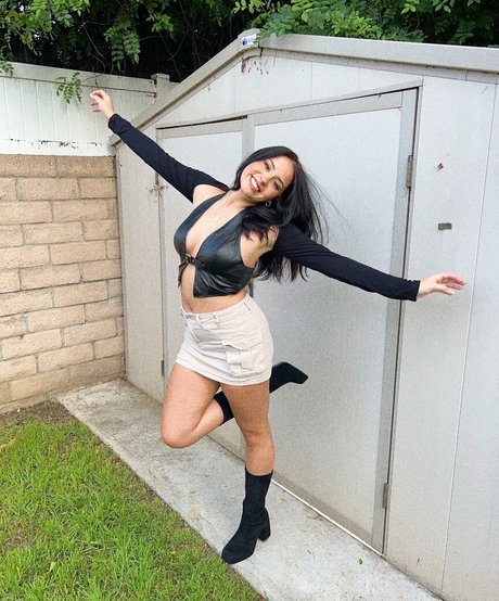 Stef Solari star nice galleries