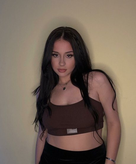 Stef Solari hd actress photo