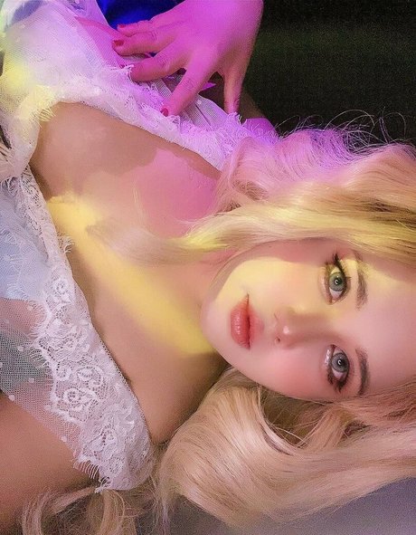 Charlotte LinLin erotic actress images