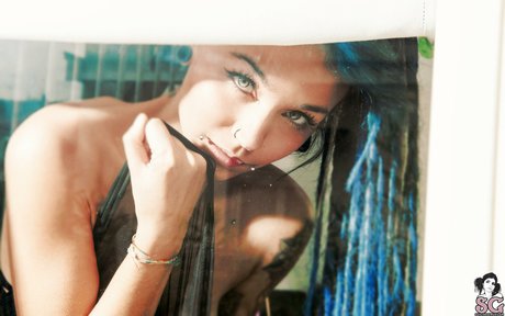 Fishball Suicide nude actress archive