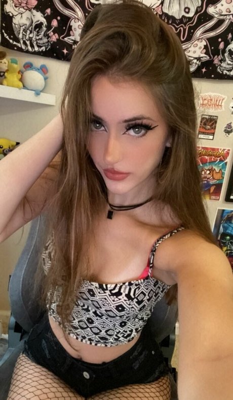 luweazl exclusive pornstar pic