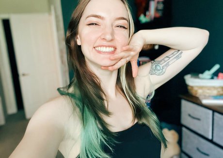 Littlesiha beautiful model picture