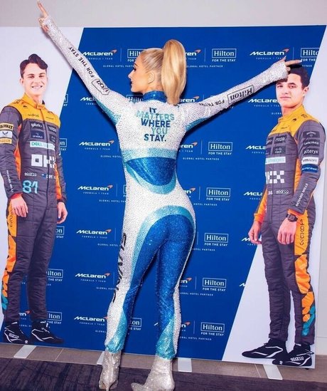 Paris Hilton nudes model photos