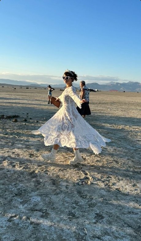 Milana Vayntrub pornstar beautiful images