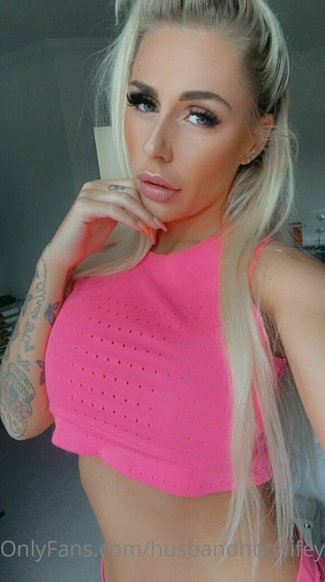 Hotwifey star sex archive