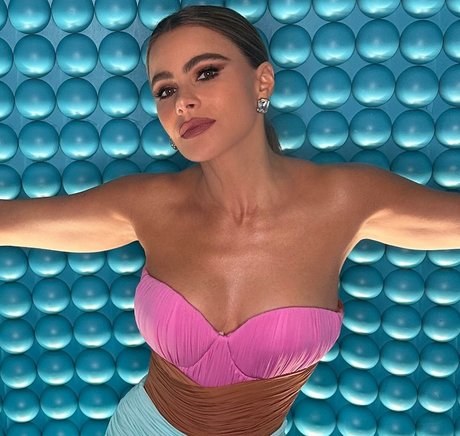 Sofia Vergara nude actress galleries