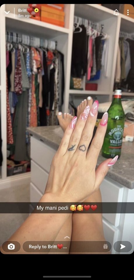 Brittney Atwood hot model img