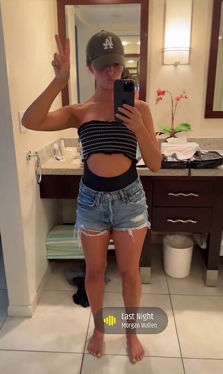 Brittney Atwood naked pornstar photos