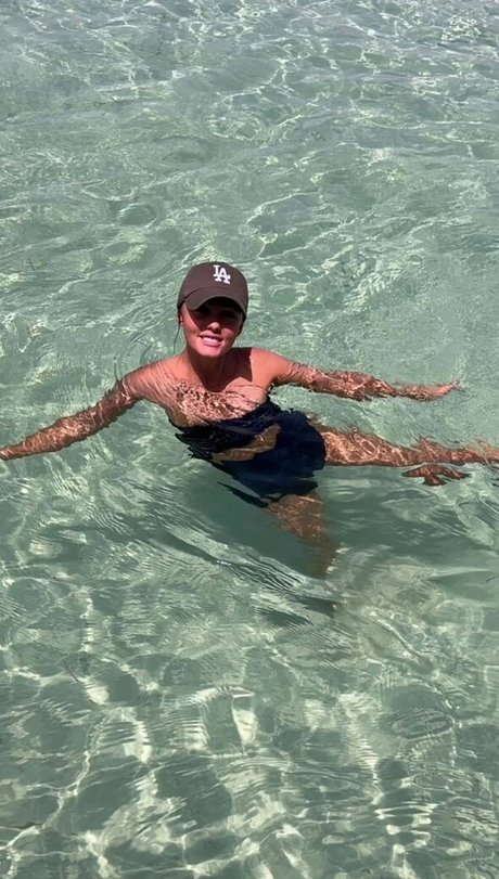 Brittney Atwood model hd photo