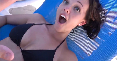 female popular onlyfans exclusive pic