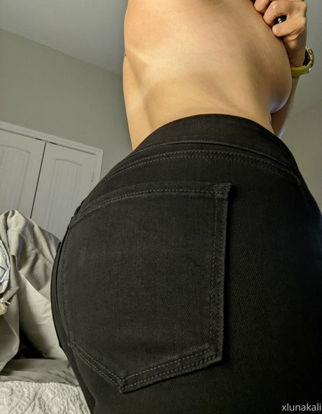 xlunakali model adult photos