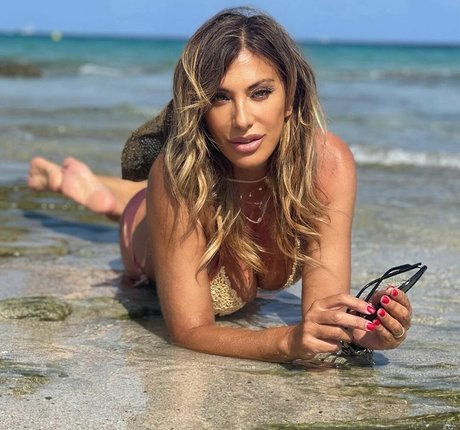 petite wife onlyfans art naked photos