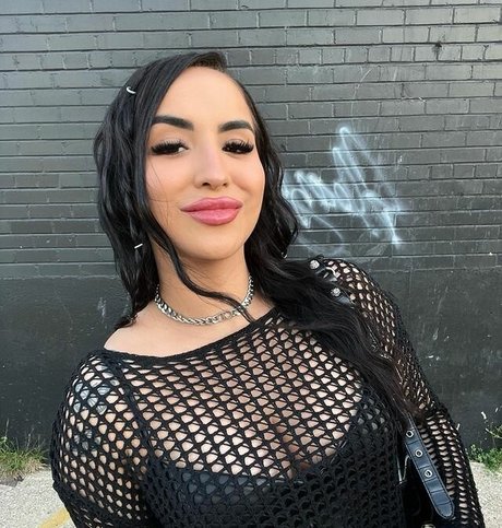 yourfutureexwifey erotic model photo