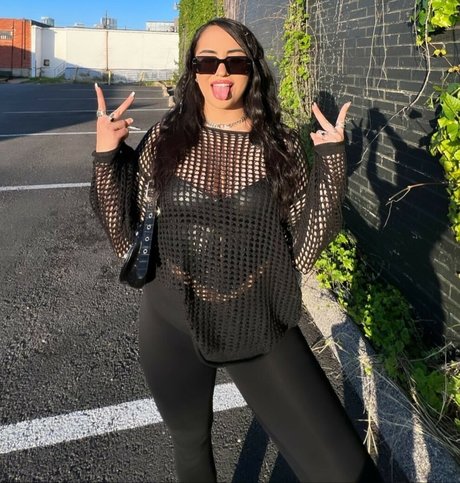 yourfutureexwifey model pretty photos