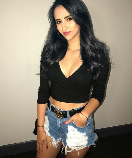 yourfutureexwifey star art pictures