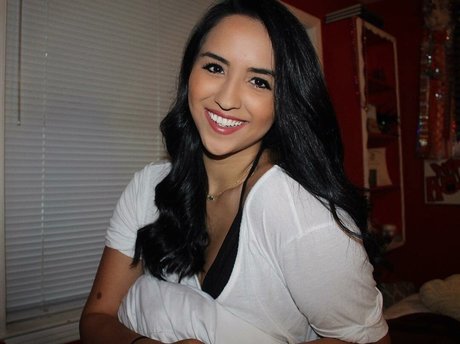 yourfutureexwifey model nice galleries