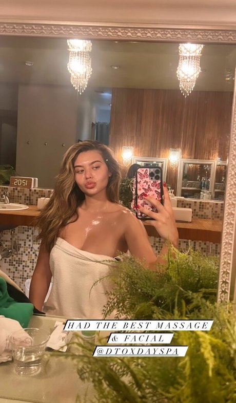 Sofia Jamora erotic model pictures