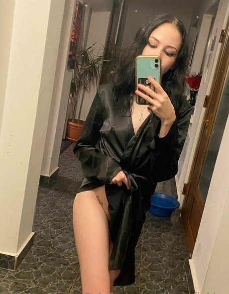 thesofiakiss nude star pic