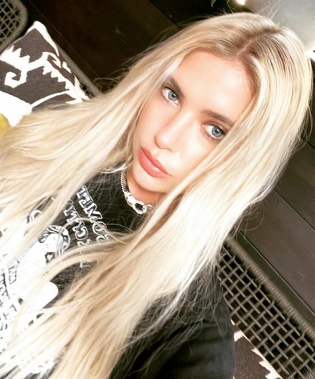 naked pictures onlyfans art naked pic