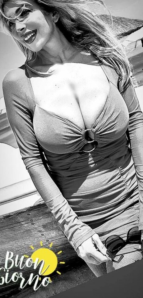 Sonia Grey nude pornstar gallery