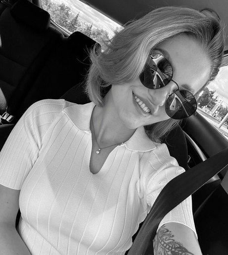 blonde handjob onlyfans porn photos