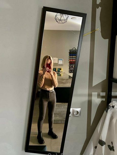 waitress onlyfans adult picture