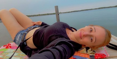 funsizesammi porn star image