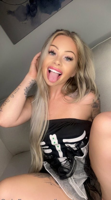 flat chested onlyfans free sex pictures