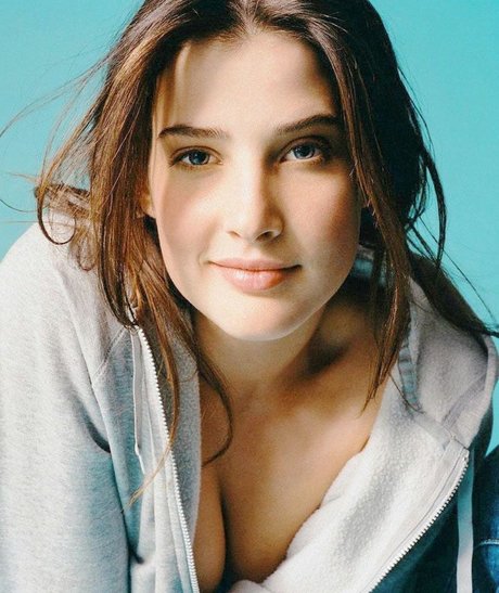 Cobie Smulders nude pornstar pictures