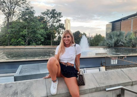 catie lee free model adult pictures