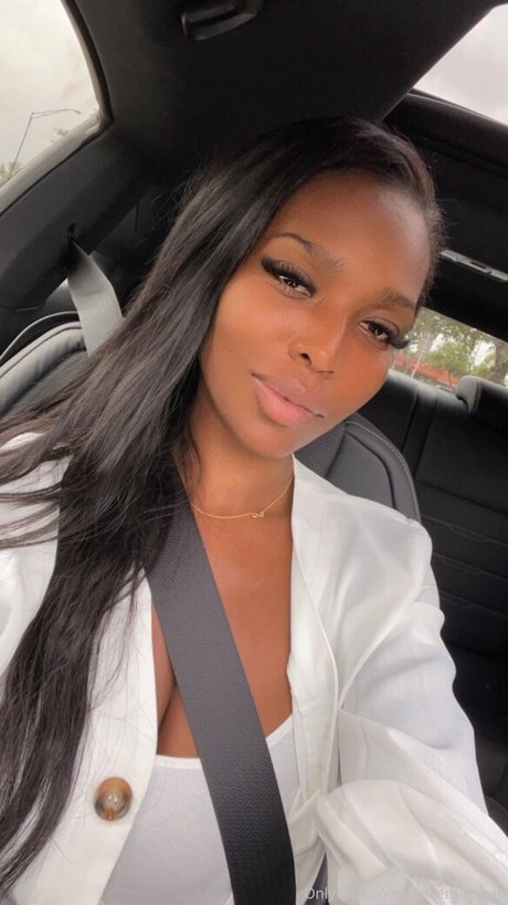 money onlyfans beautiful photos