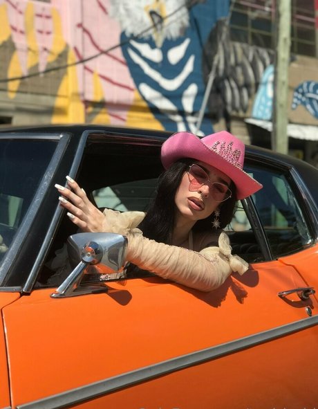 tsgirlrubi model high quality images