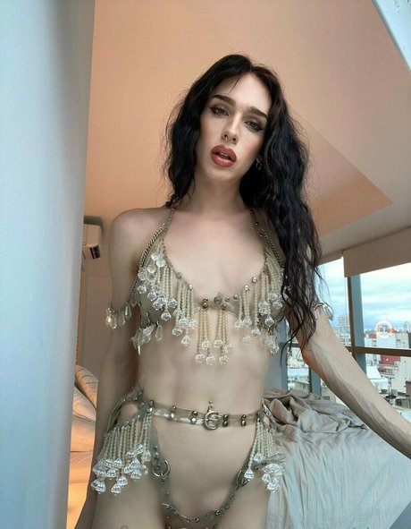 tsgirlrubi naked pornstar pic