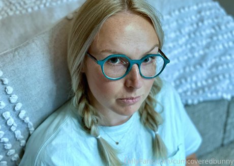 bunnycovered star nude img