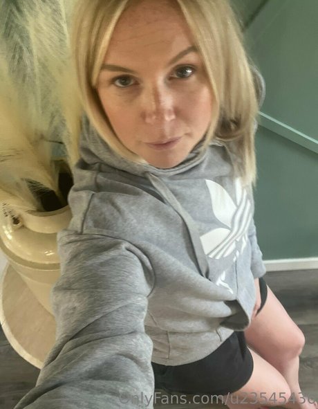 bunnycovered sexy pornstar img