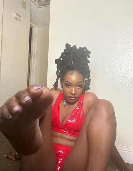 waveysolezz model hot pics