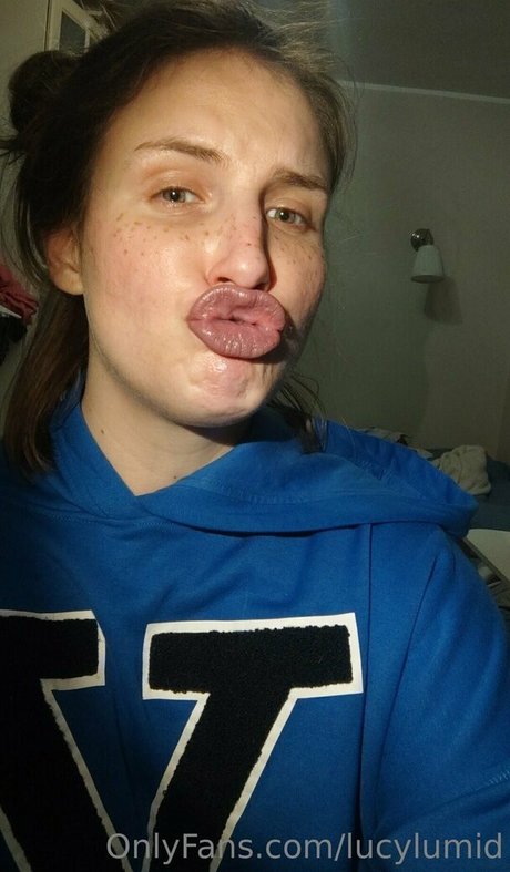 lucylumid pornstar nude pics