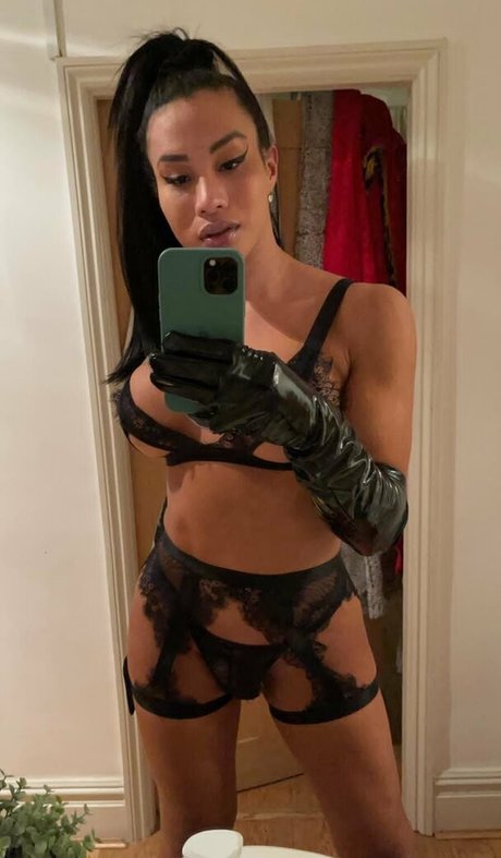 gabrielladecarvalho hot model picture