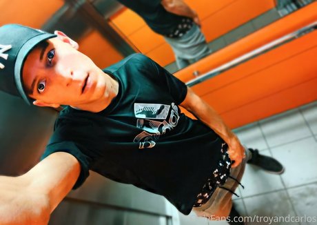 satin boys tc nudes star image