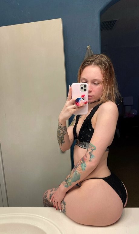 jaymee pineapple pornographic actress pic