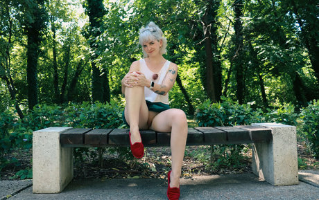 alexandrathorn hd actress pics