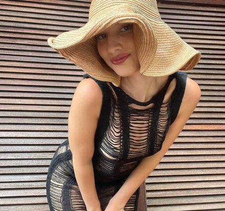 Daisy Delancey model high quality pics