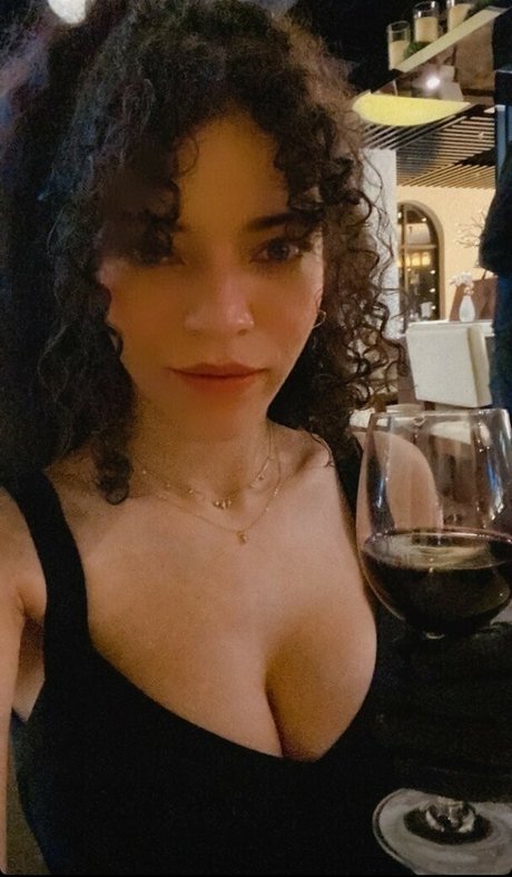 big tits brunette onlyfans free naked pictures