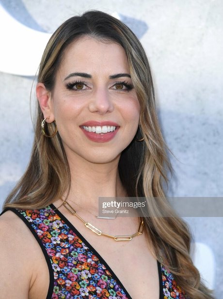 Laura Bailey star img